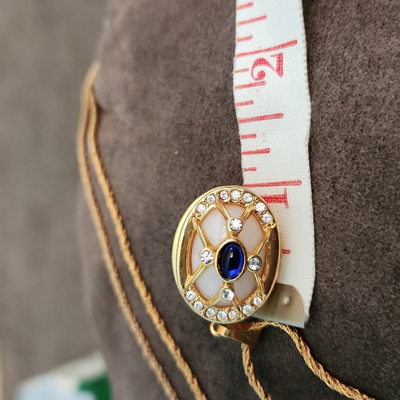 Earrings - Picture 6 of 6